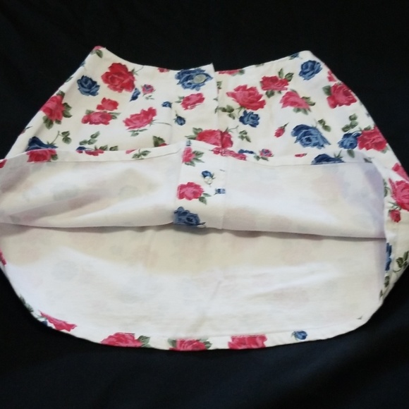 Beautiful VTG Jean Skirt - Picture 8 of 8